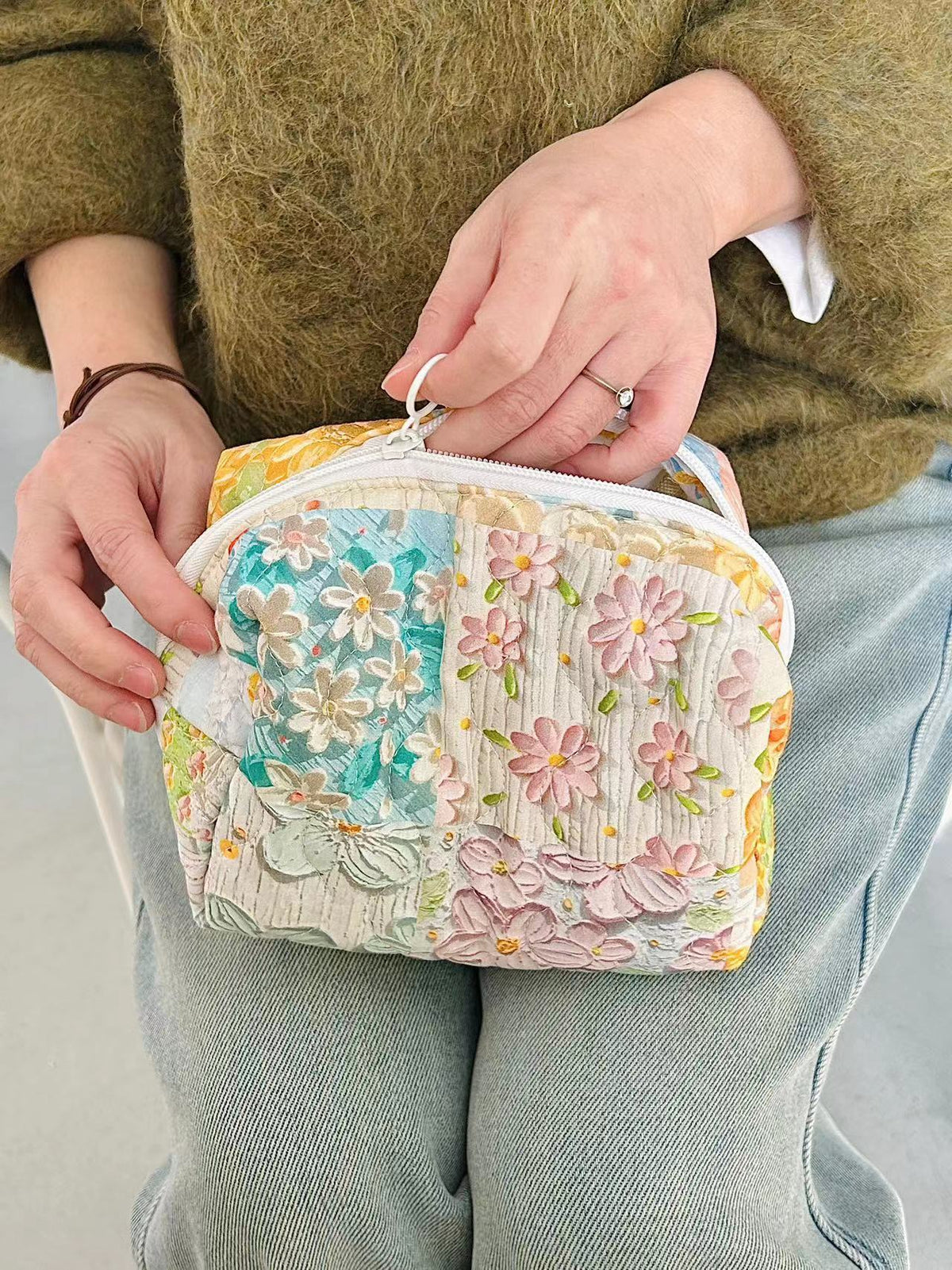 Floral Cartoon Print Portable Cosmetic Bag