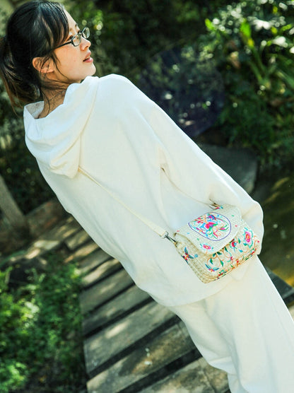 Colorful Cloud Impression Red And Blue Embroidery Versatile Canvas Flap Mobile Phone Crossbody Bag For Women