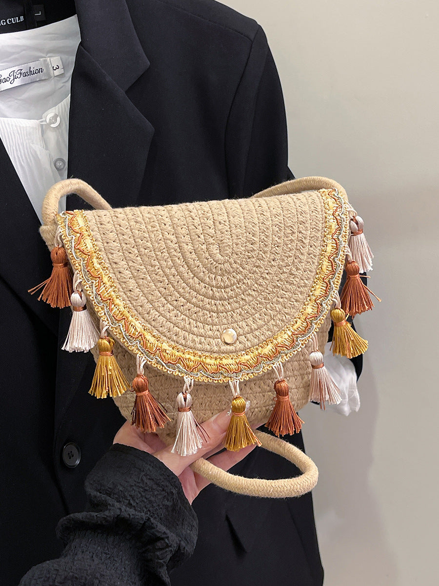 Trendy Woven Beach Bag with Tassels for Casual Use