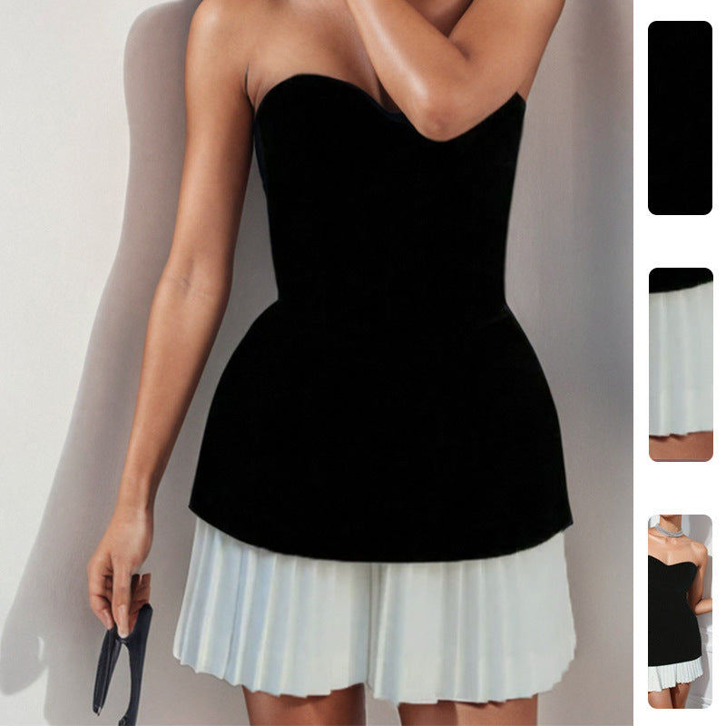 Elegant Black Strapless Dress with Pleated Skirt