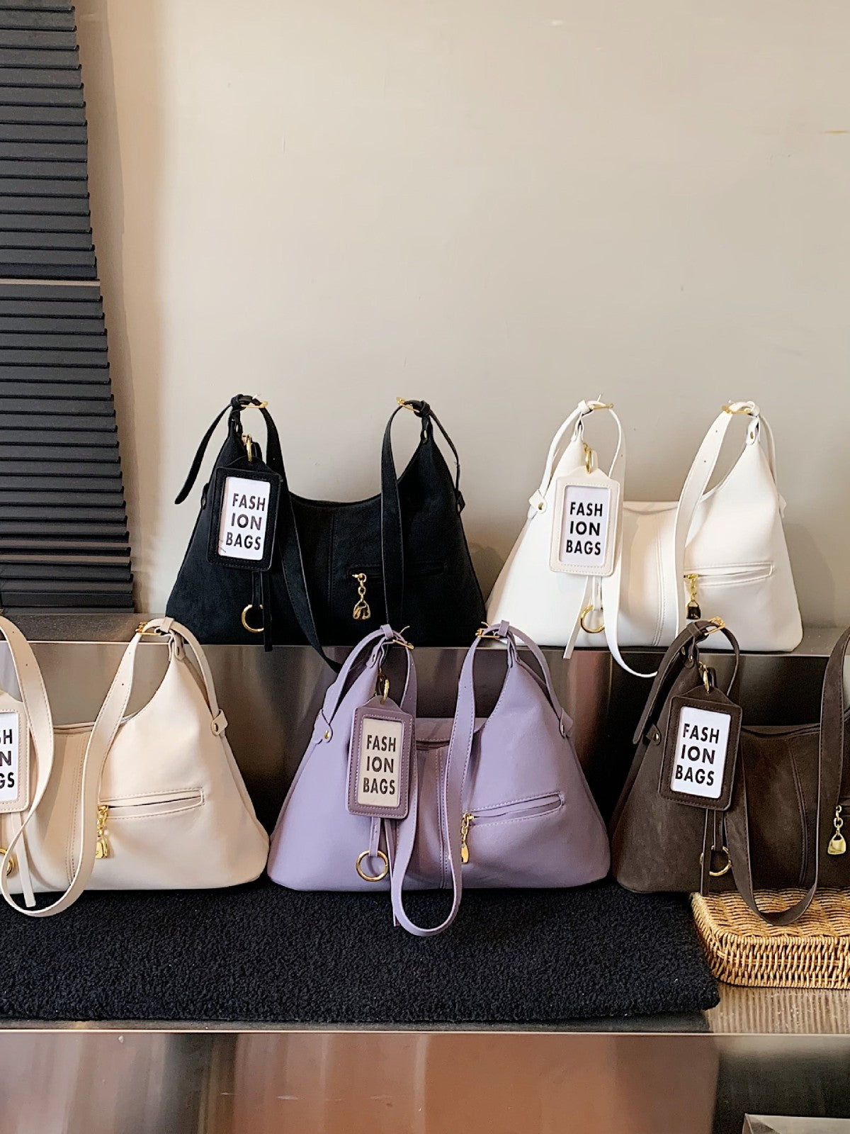 Trendy Women's Shoulder Bag Vintage Textured Design Large Capacity Crossbody Bag