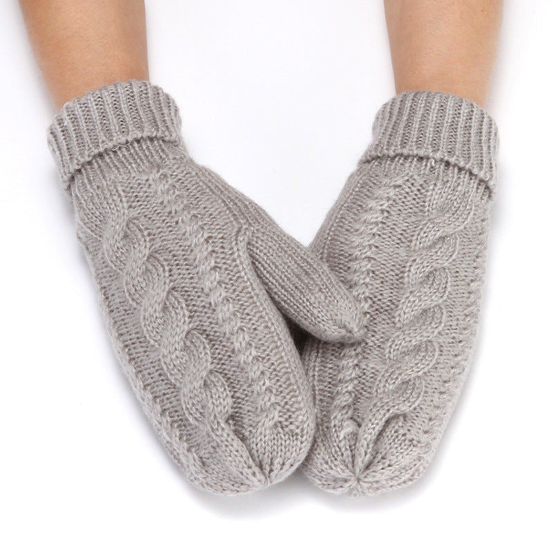 Solid Color Twist Padded Gloves