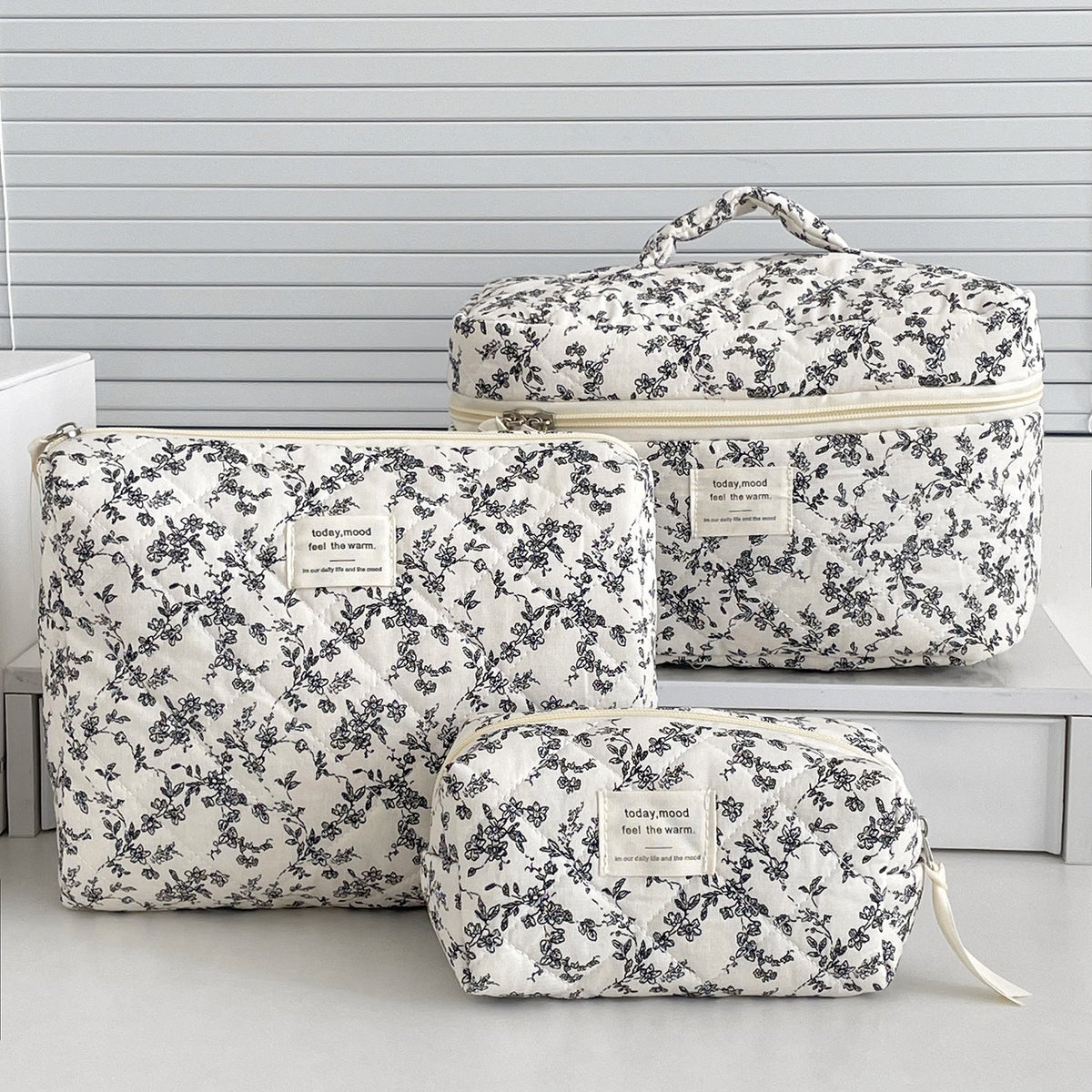 Bow Flower Large Capacity Makeup Bag Vintage Quilted Toiletry Pouch