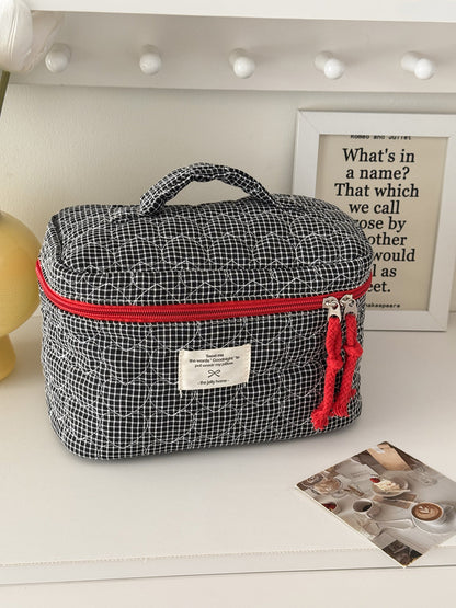 Heart Quilted Cosmetic Bag Stylish Portable Storage