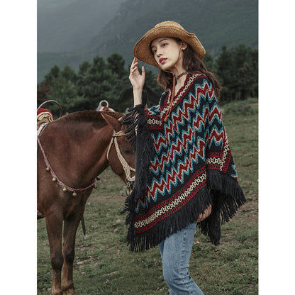 Warmth In Autumn And Winter, The Head Shawl Of The River Loop Wears The National Custom Su Sweater In The Sky, And The Ancient Folk Wind Blows The Opposite Side