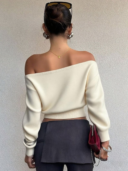 Chic Crop Top with Asymmetrical Neckline Trendy Streetwear