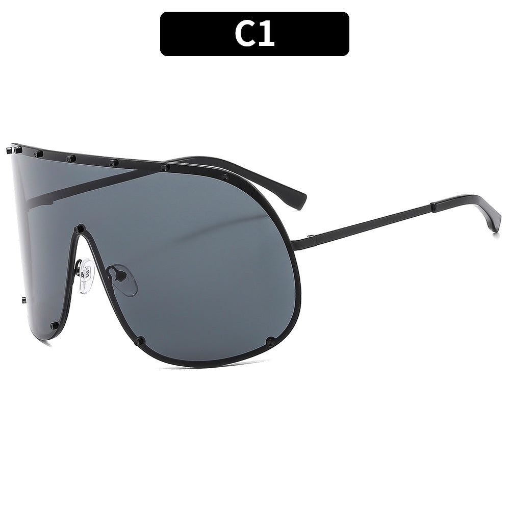 Chic Oval Frame Sunglasses UV400 Protection
