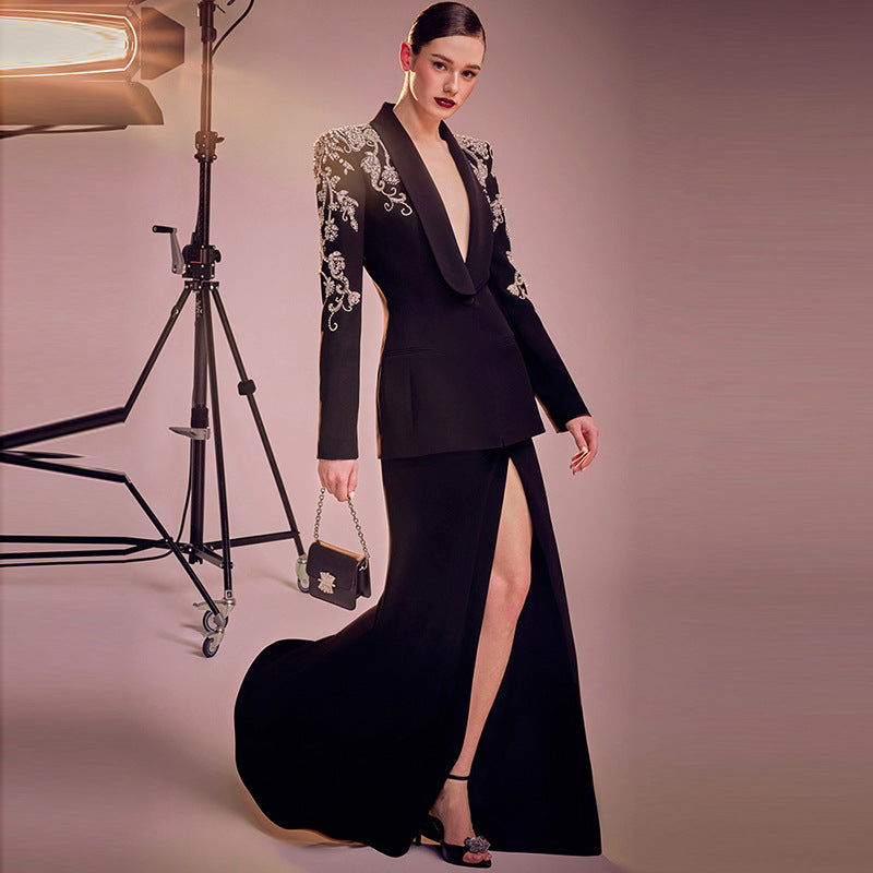 Fashionable Tailored Blazer With Rhinestone Embellishments