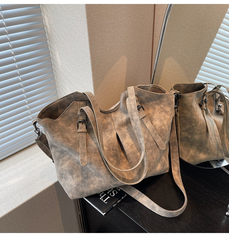 Fashionable Vintage Faux Leather Tote Bag for Casual Commuting