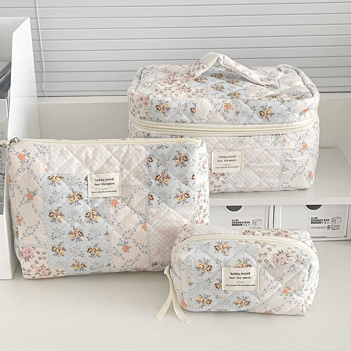 Bow Flower Large Capacity Makeup Bag Vintage Quilted Toiletry Pouch