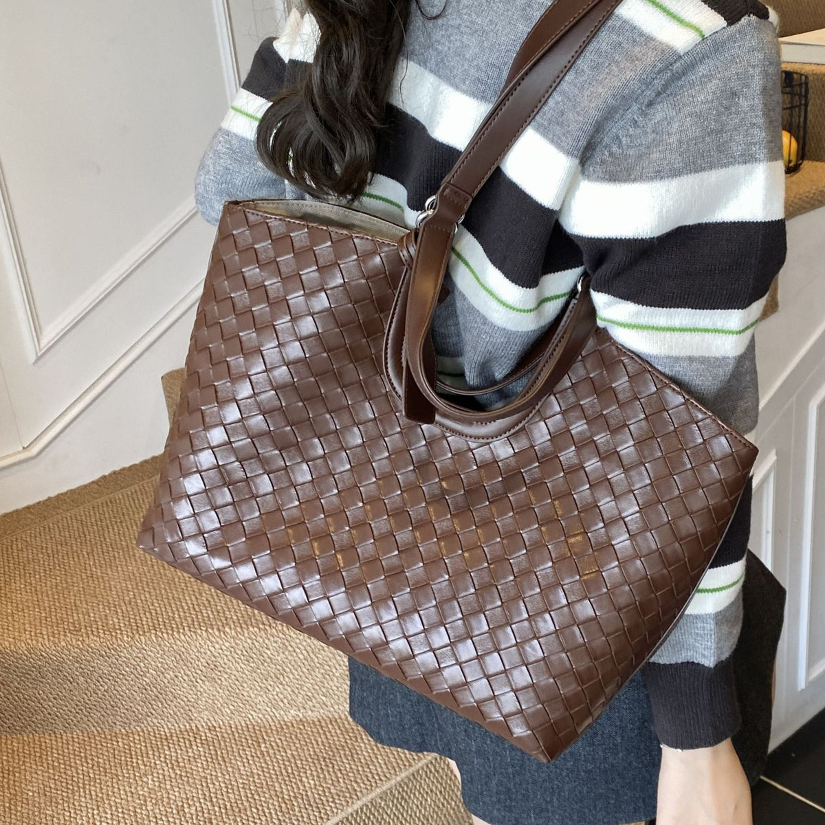 Woven Tote Bag Vintage Style Large Capacity Shoulder Bag