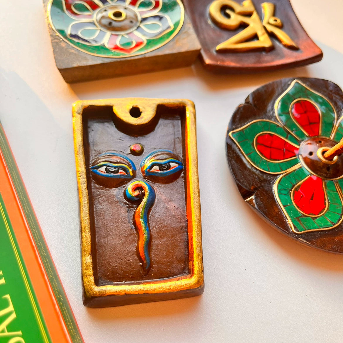 Nepal Tibetan Incense Insert Shiva'S Eye Gilt Gray Pottery Om Buzz Word Round Square Seat Handmade Six Character Mantra Incense Burner