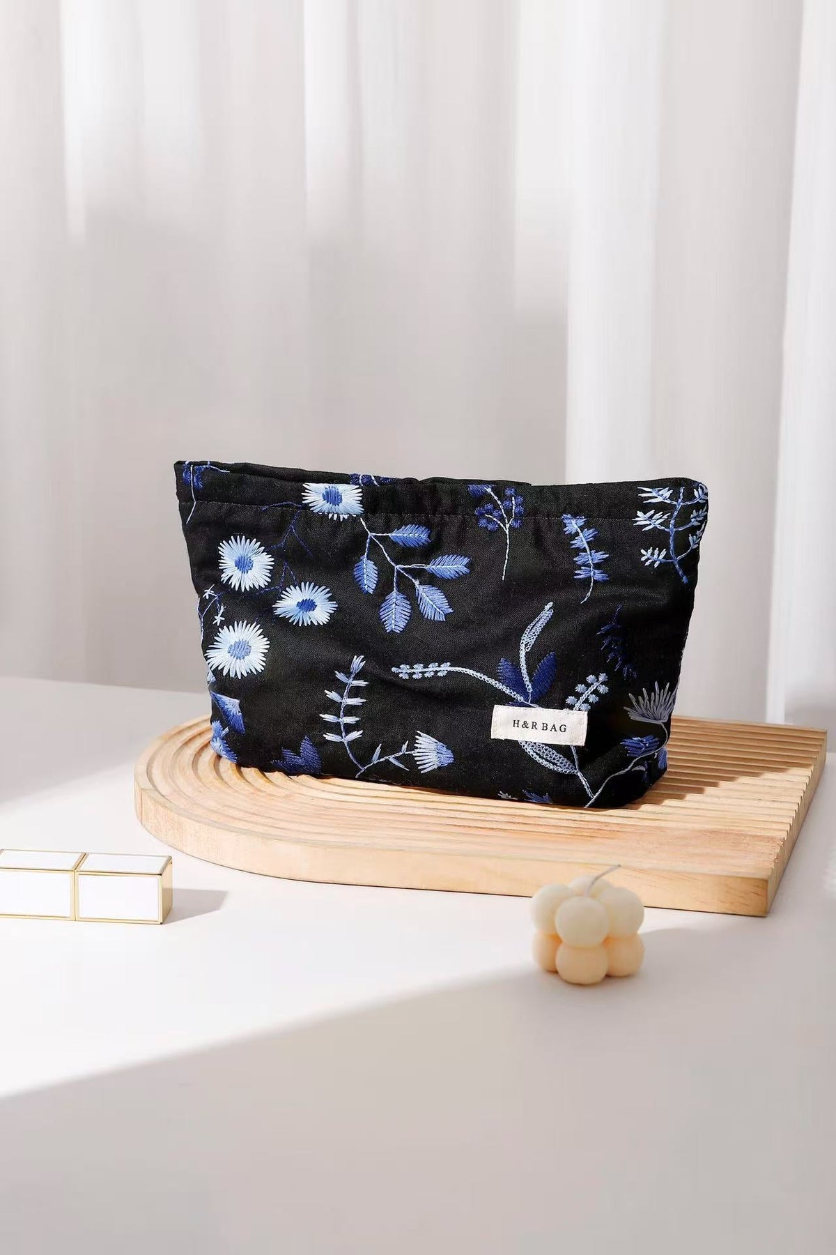 Minimalist Portable Floral Print Makeup Bag