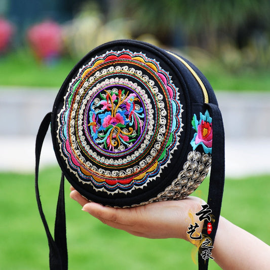 New Spring And Summer Women'S Messenger Bag Ethnic Embroidery Fashion Leisure Simple And Versatile One Shoulder Mobile Phone Bag
