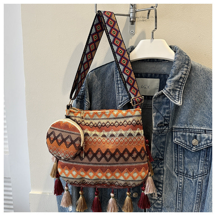 Ethnic Style Large Capacity Shoulder Bag Trendy Fringe Crossbody Bag
