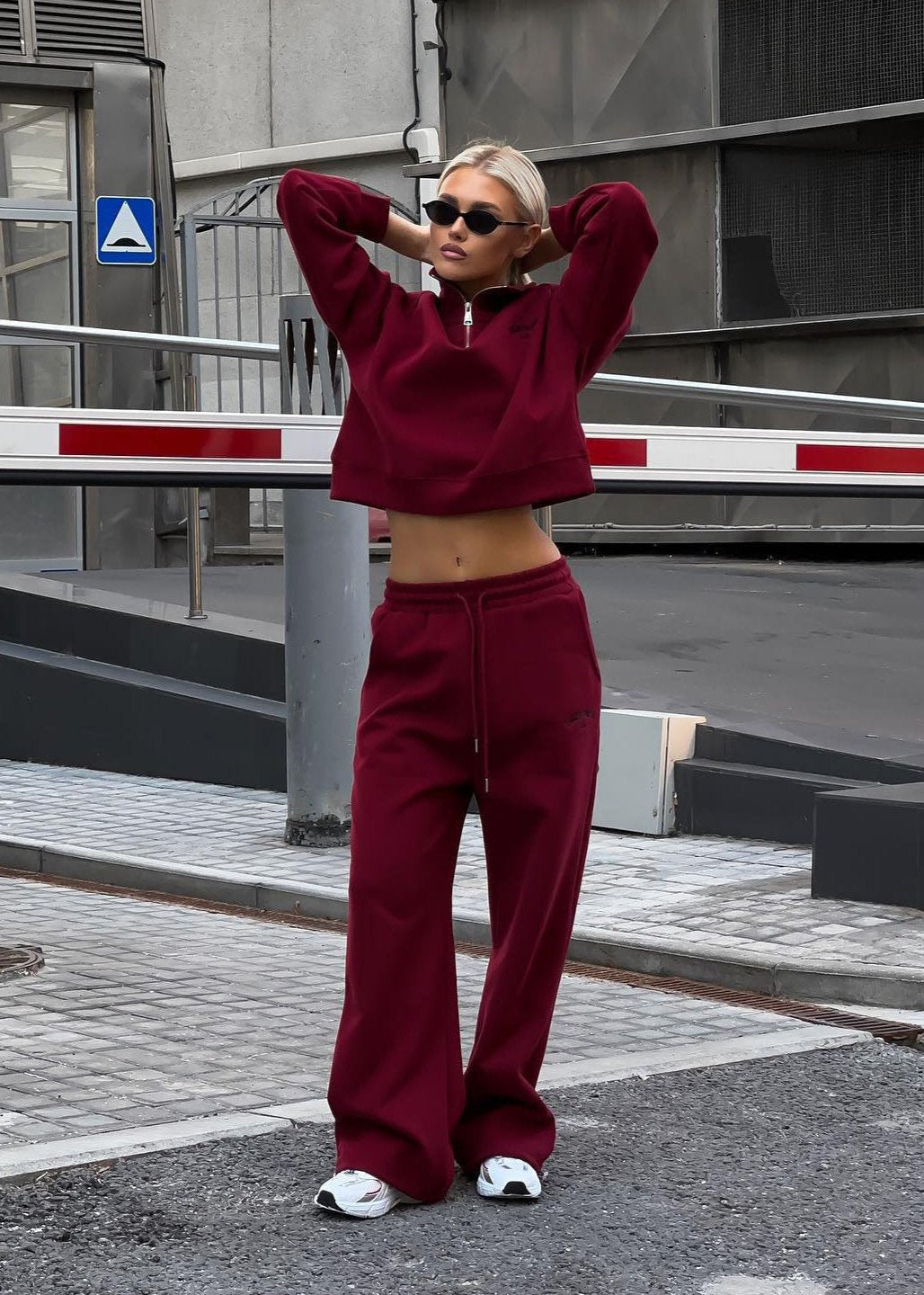 Zip Sweatshirt And Joggers Set In Burgundy