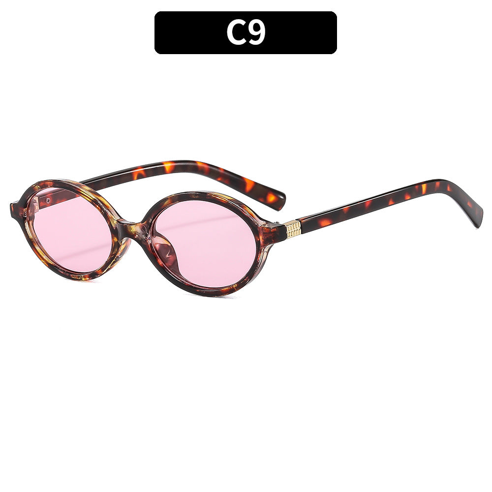 Retro Oval Sunglasses for Styling and Sun Protection