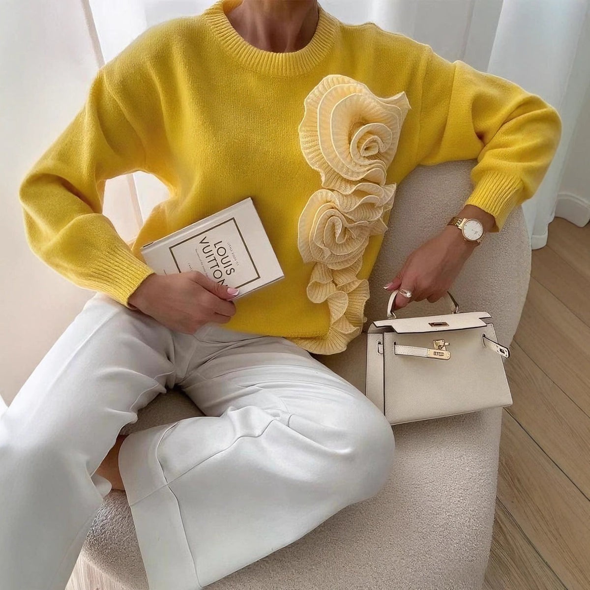 Elegant 3D Floral Round Neck Pullover Sweater