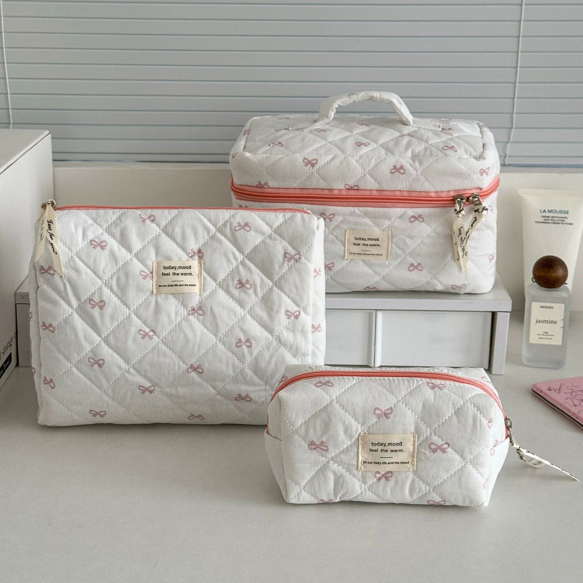 Bow Flower Large Capacity Makeup Bag Vintage Quilted Toiletry Pouch