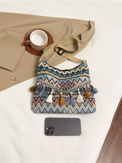 Trendy Bohemian Style Bucket Bag with Tassels