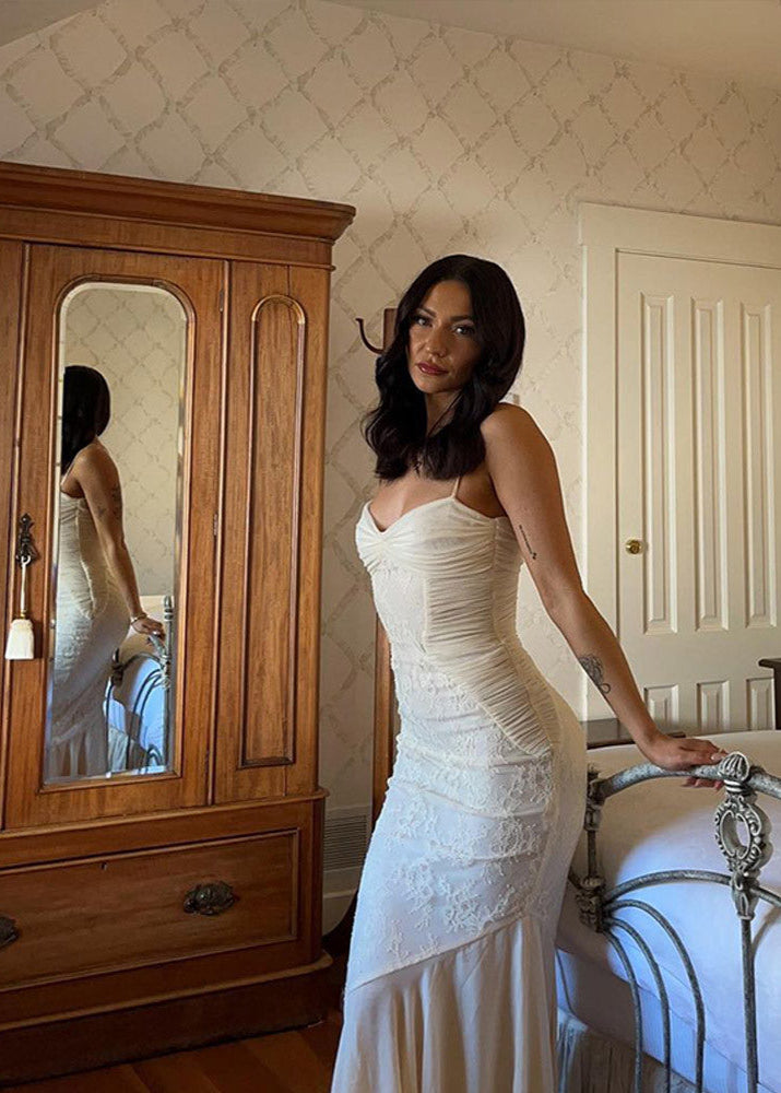 Lace Mermaid Evening Gown With Apricot Hue
