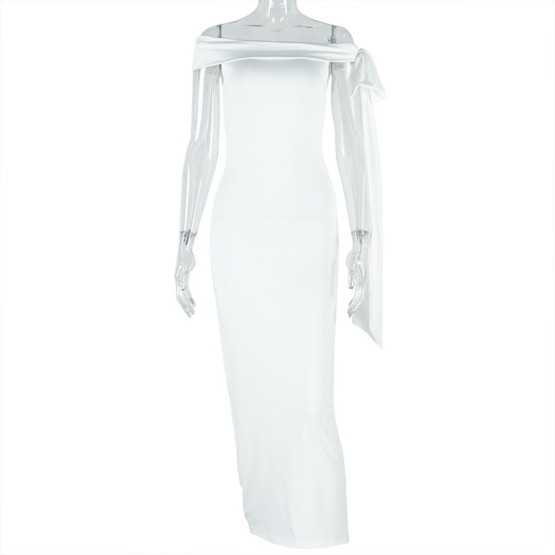 Elegant Form-Fitting Strapless Dress With Tie