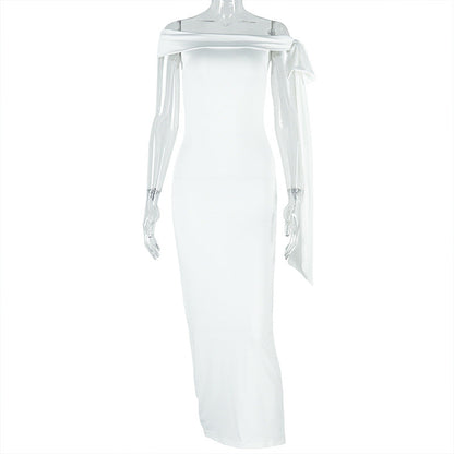 Elegant Form-Fitting Strapless Dress With Tie