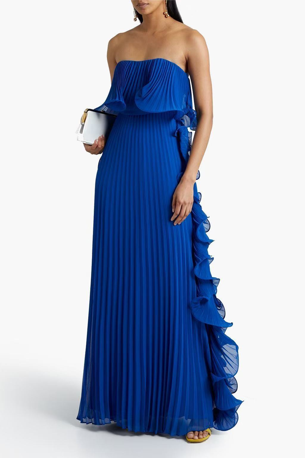 2025 Summer New Pleated Chest-Wrapped Big Pendulum Dress