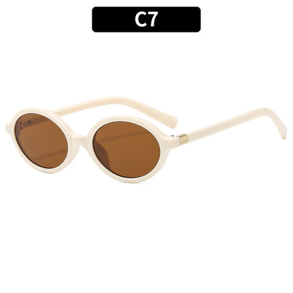 Retro Oval Sunglasses for Styling and Sun Protection
