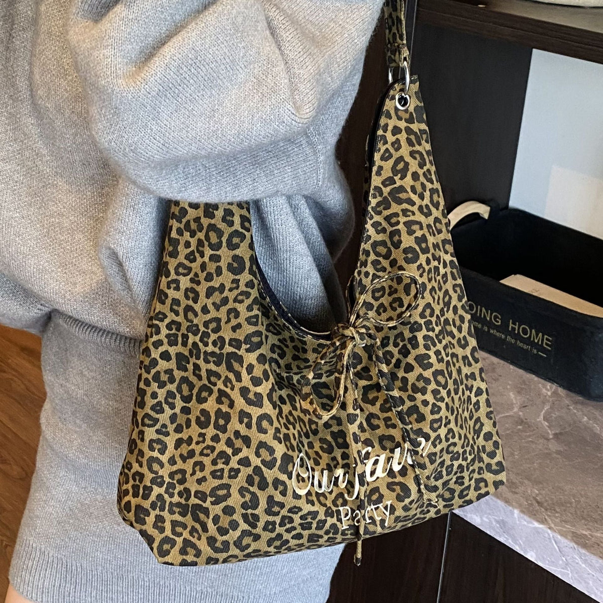 Artistic Leopard Print Tote Bag Stylish Casual Large Capacity Bag