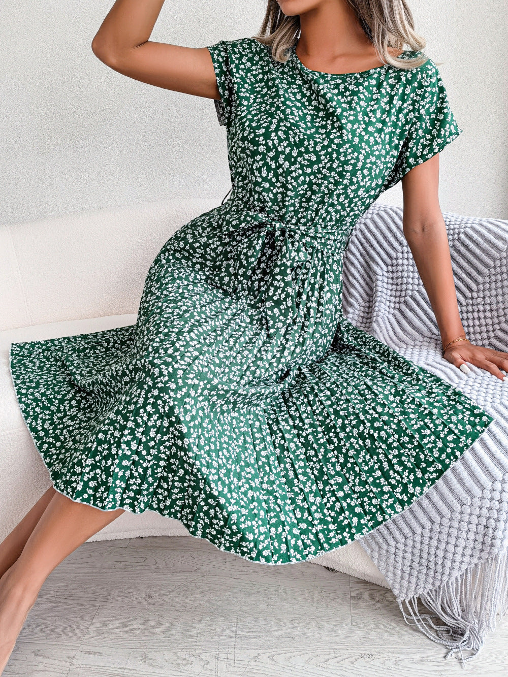 Spring And Summer New Casual Short-Sleeved Floral Big Pleated Skirt Women'S Clothing