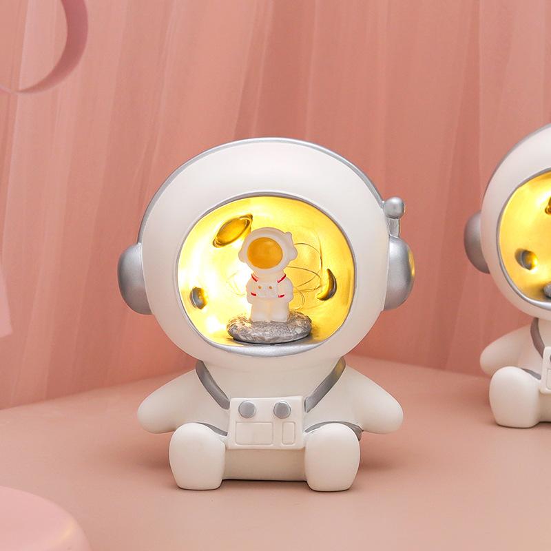 Cartoon Astronaut  Nightlight Resin Ornaments Creative Gift Piggy Bank Decoration For Children'S Birthday