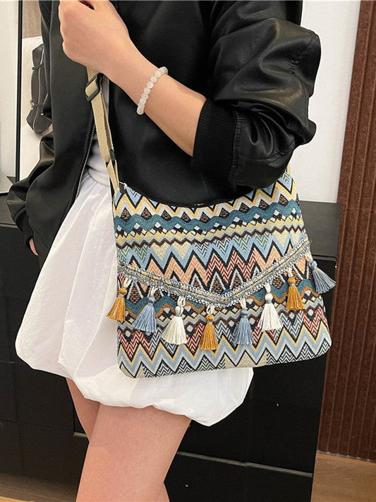Trendy Bohemian Style Bucket Bag with Tassels