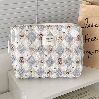 Trendy Quilted Teddy Bear Makeup Bag Portable Travel Organizer