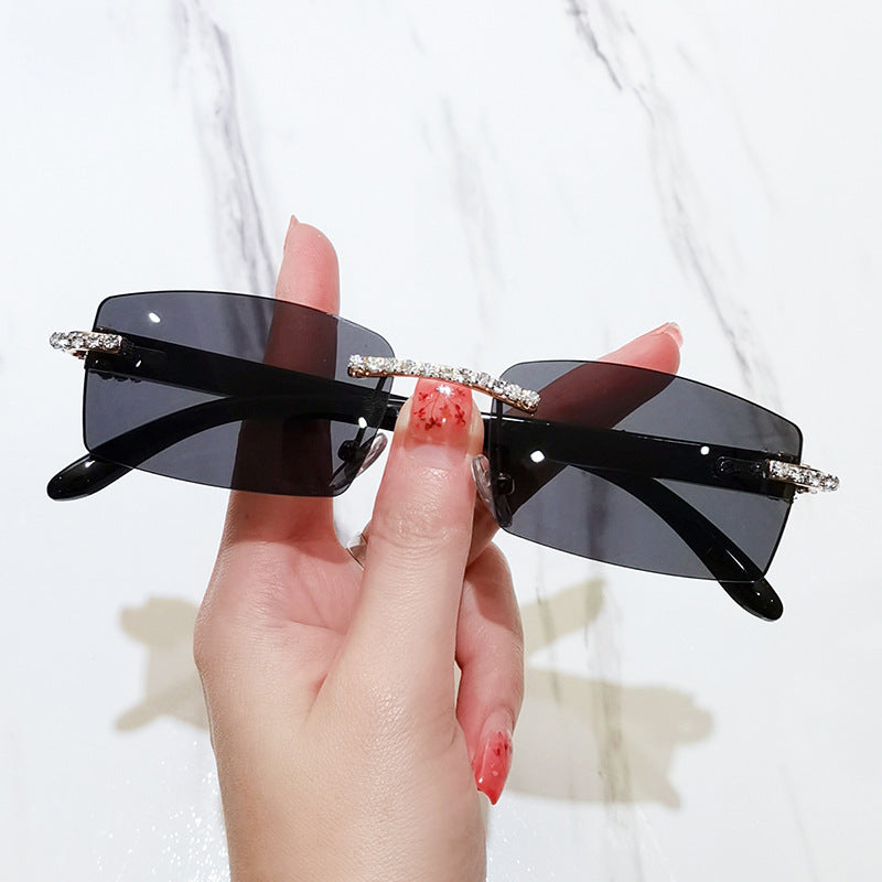 Trendy Square Sunglasses With Diamond Cut Frame