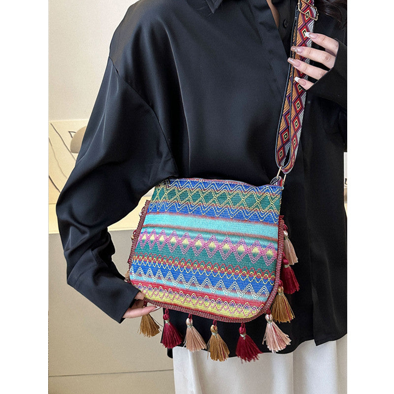 Small Fresh Ethnic Style Crossbody Bag For Women'S New Fashion Versatile Wide Shoulder Strap Single Shoulder Bag Tassel Bucket Bag