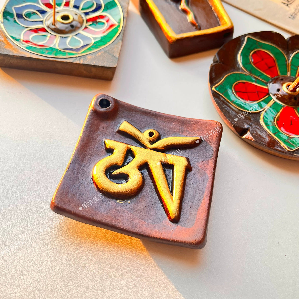 Nepal Tibetan Incense Insert Shiva'S Eye Gilt Gray Pottery Om Buzz Word Round Square Seat Handmade Six Character Mantra Incense Burner