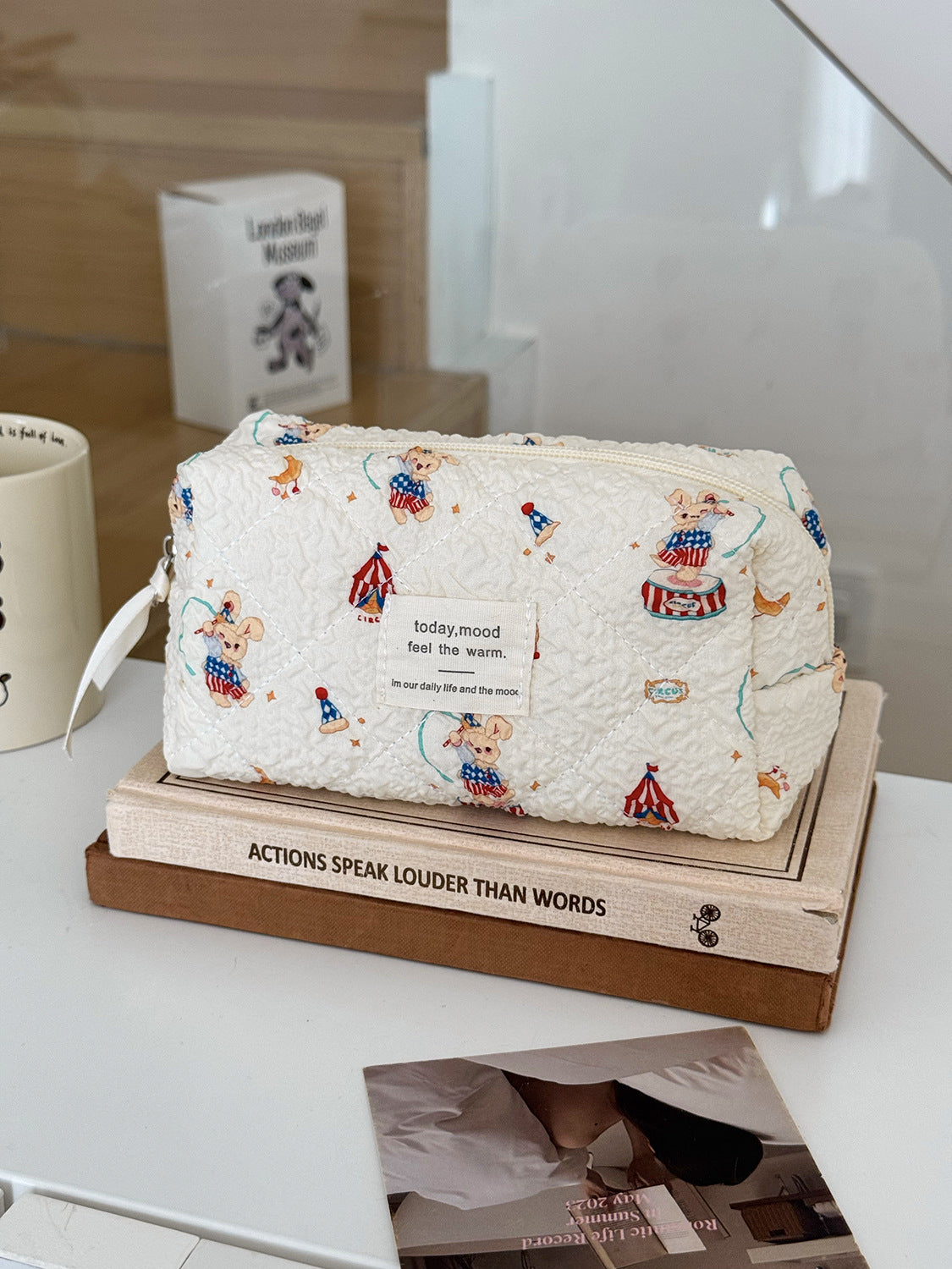 Rabbit Paradise Makeup Bag Cute Cartoon Travel Storage