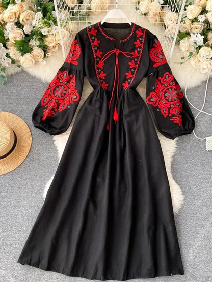 Women Autumn Dresses Bohemian Embroidered Flower O-Neck Lantern Sleeve High Waist Pleated Dress All-Match Female Vestidos Pl393