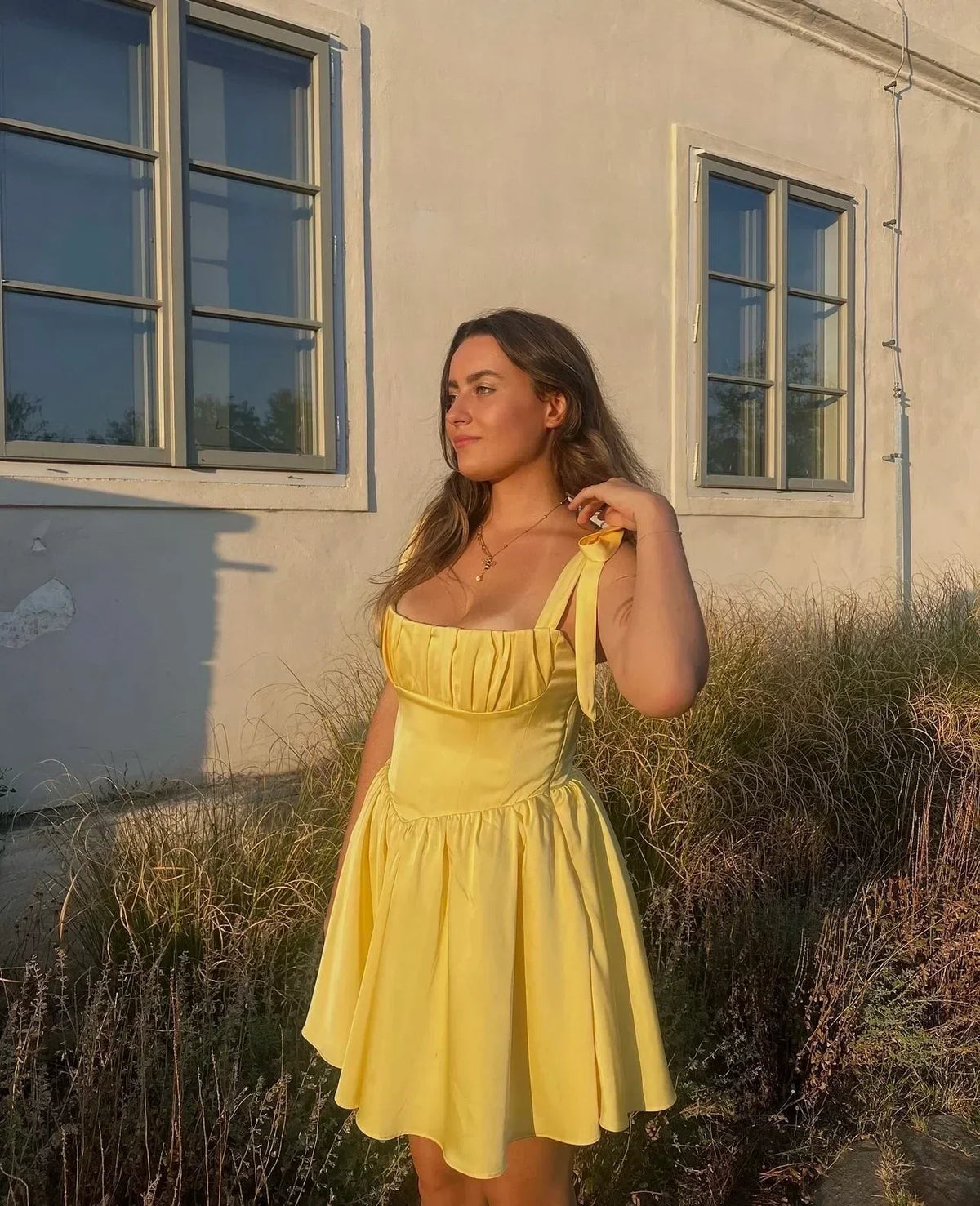 2025 Pleated Design Tie up Sleeveless Summer Dresses Women Solid Color Slim Fit Mini Dress Simple Fashion Party Dress