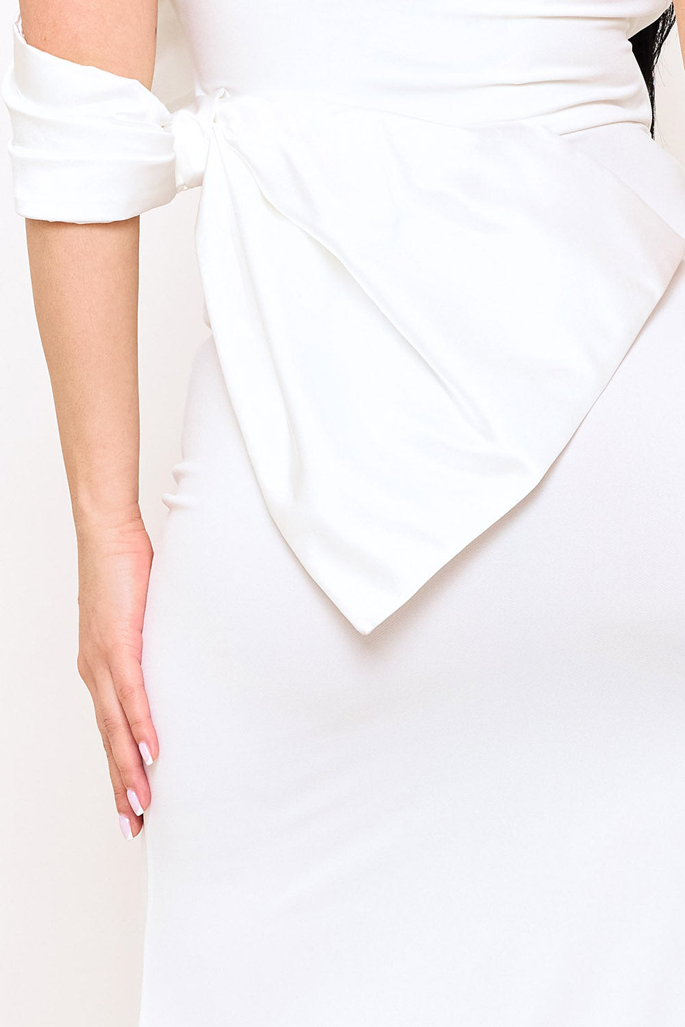 Crezia Fabric With Satin Large Bow Detail Maxi Dress