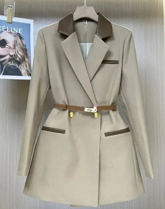 Neli Blazer