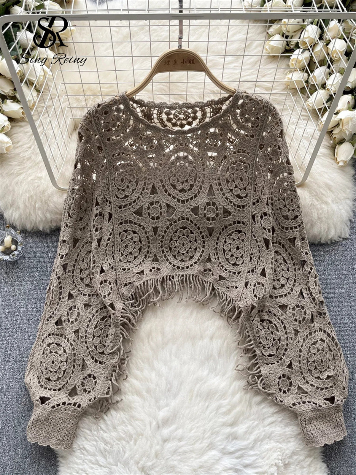Autumn Casual Loose Knitting Top O Neck Hook Flower Hollow Long Sleeved Tassel Design Fashion French Vintage Blouse