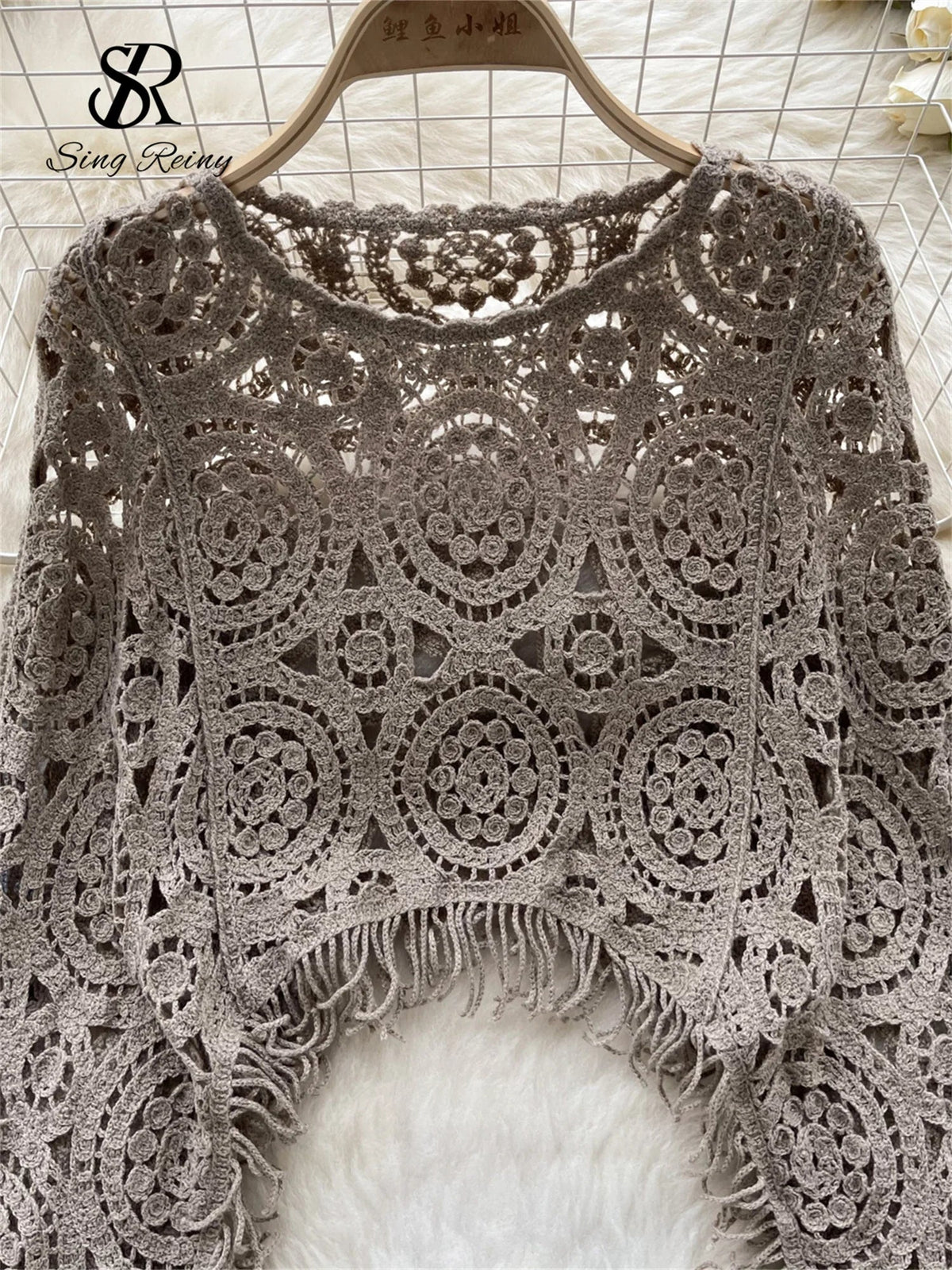 Autumn Casual Loose Knitting Top O Neck Hook Flower Hollow Long Sleeved Tassel Design Fashion French Vintage Blouse