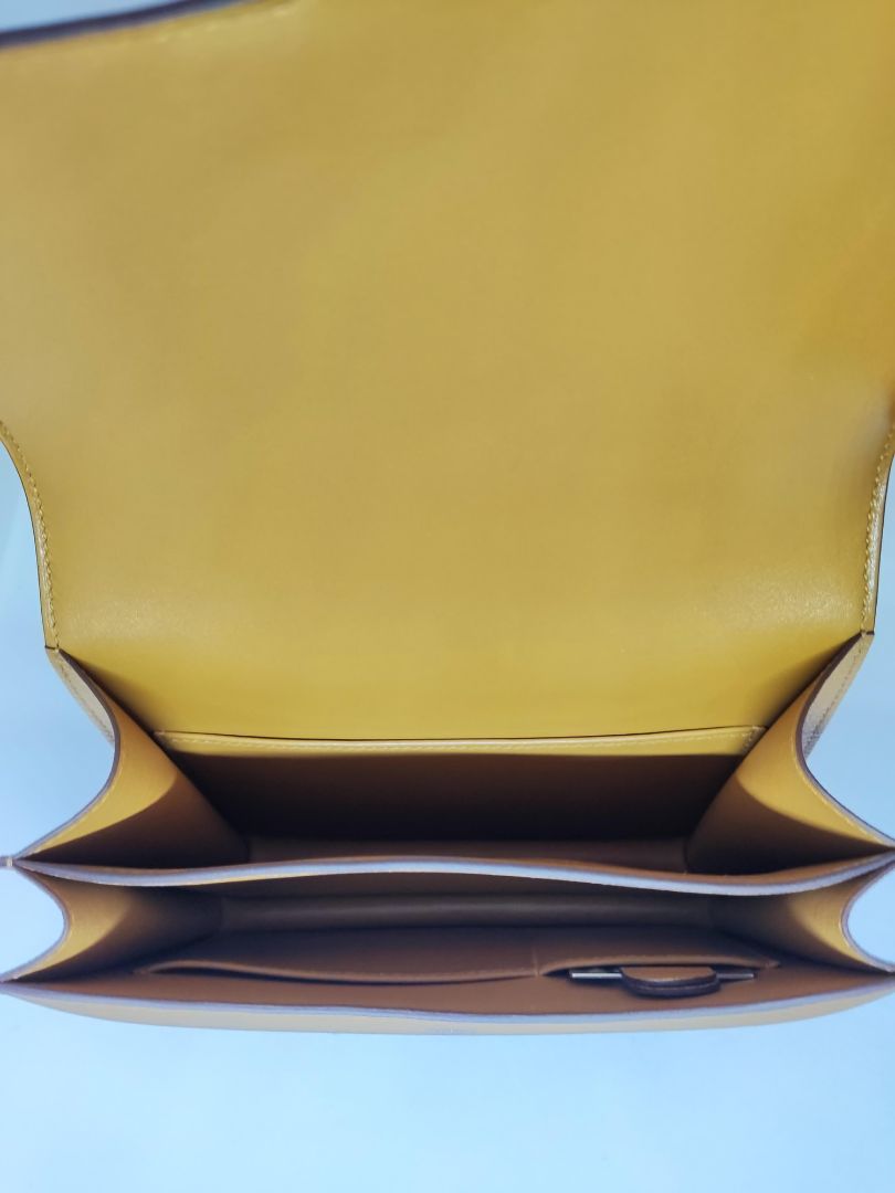 Hermès Constance 18 caramel Chevre leather with Palladium Hardware