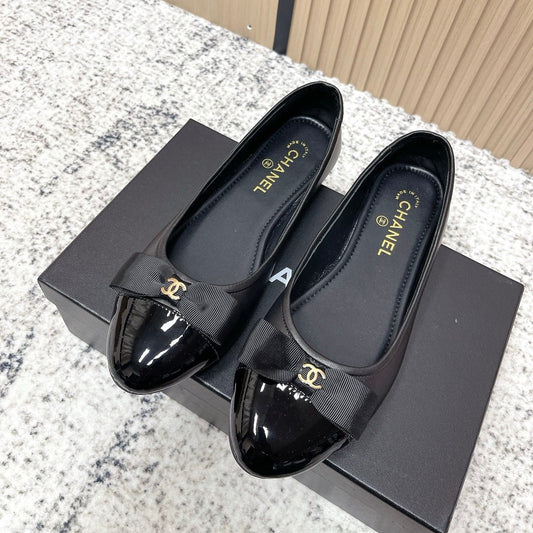 Chanel Interlocking CC Logo Black Ballet Flat in Lambskin 591388