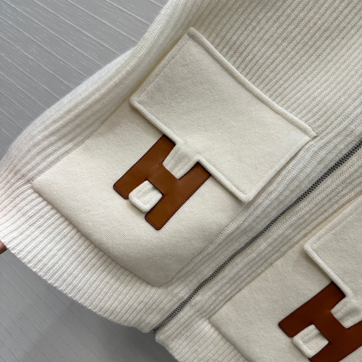 HM 25S Zipped Jacket H Leather Pockets in White Cashmere