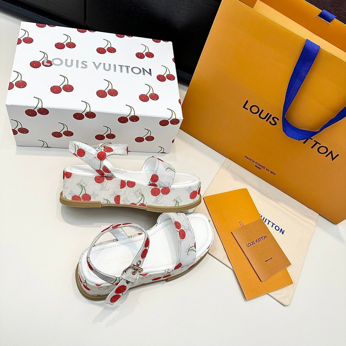 LV Maya Platform Sandals Cherry Motif 6cm White Cowhide Denim 572494