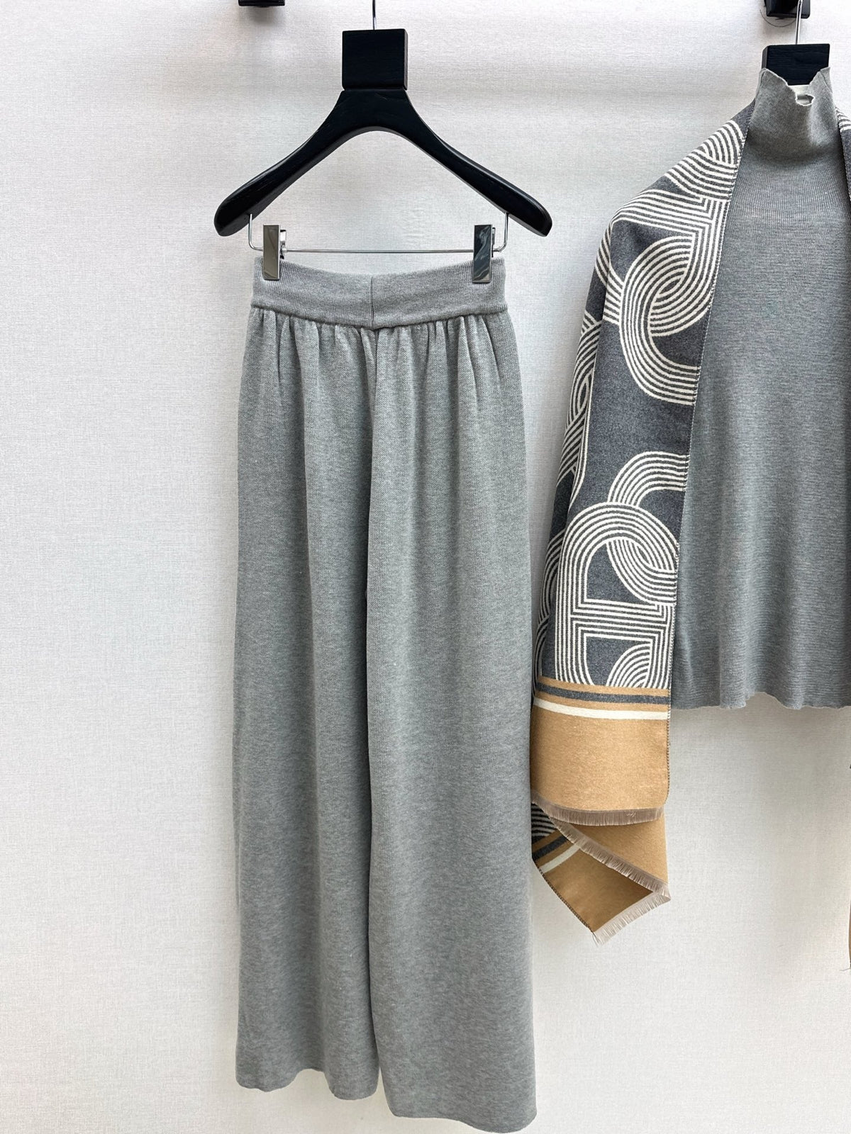 HERMES 25S THREE-PIECE KNIT SET