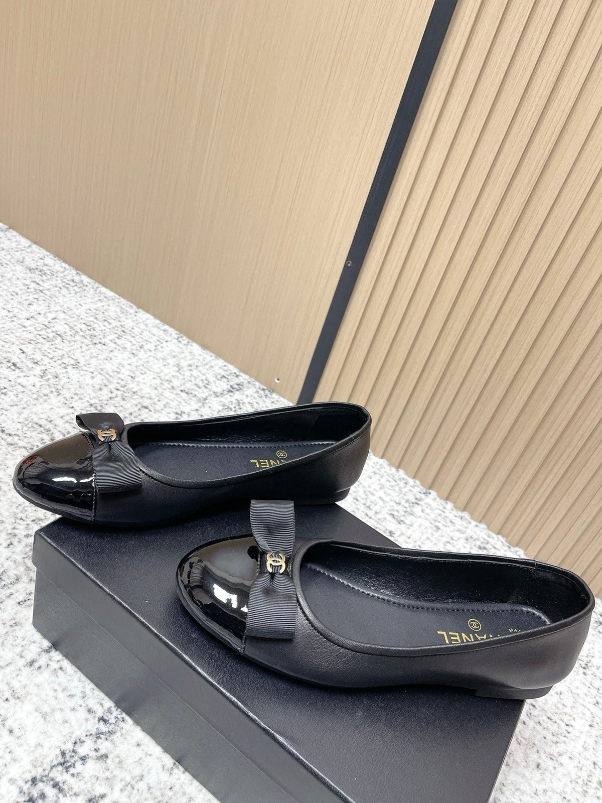 Chanel Interlocking CC Logo Black Ballet Flat in Lambskin 591388